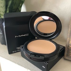 (2) MAC Studio Fix Powder Plus Foundations in NC40